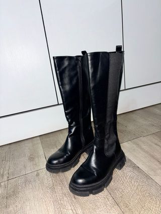 Stivali neri alti