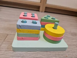 Juguete madera Montessori encajables