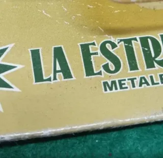 Llamador de puerta de metal