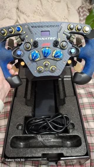 Fanatec Podium DD1 F1 Volante y Base