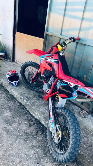 Honda CR85 Motocross 2007 recién restaurada