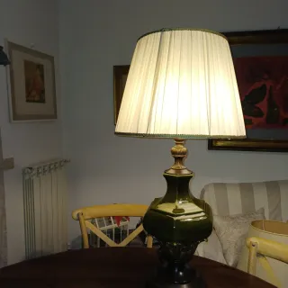 Lampada da tavolo in ceramica verde e oro