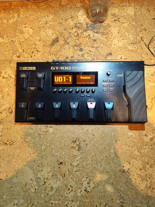 Boss GT-100 Pedalera Multiefectos Guitarra