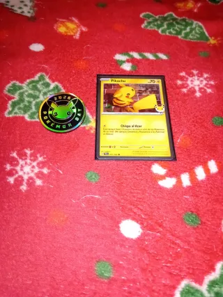 Moneda y Carta Pikachu Pokémon Day 2025
