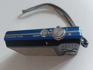 Cámara Nikon Coolpix S570 Azul 12MP Zoom 5x