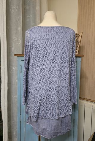 Blusa larga de encaje azul