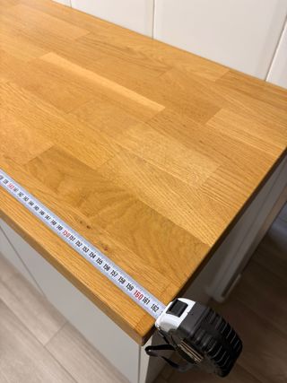 Mueble bajo de cocina con encimera de roble