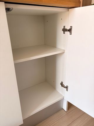 Mueble bajo de cocina con encimera de roble