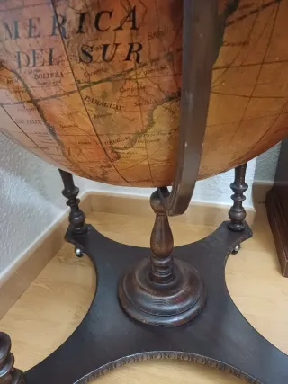 Mueble Bar Globo Terráqueo Antiguo.