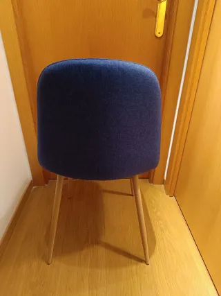 Silla nórdica tapizada azul