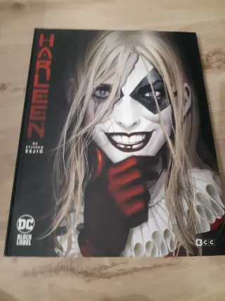 Novelas gráficas y comics