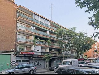 Local comercial en venta en Pueblo Nuevo en Madrid
