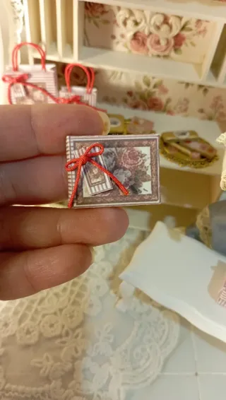 Pack 2 Cajas Regalo Miniatura Casa Muñecas 1:12