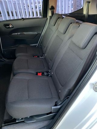 Peugeot 5008 1.6 HDi 2015