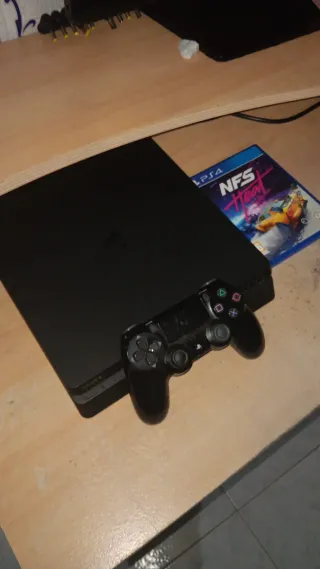 PS4 (PlayStation 4 Slim 1 tb) Negra + Juego NFS He