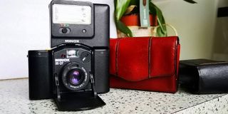 Minox 35 GT con flash y fundas