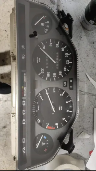 Cuadro instrumentos BMW E30 6 cilindros