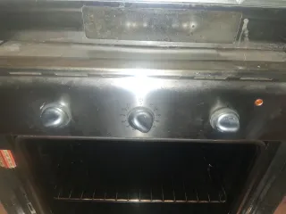 Horno y campana extractora campana mide 90x50