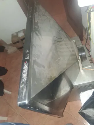 Horno y campana extractora campana mide 90x50