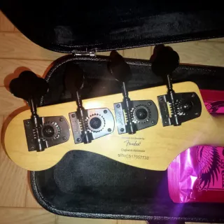 Jazz Bass+estuche+correa+cuerdas.