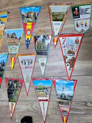 Colección 27 Banderines Antiguos España