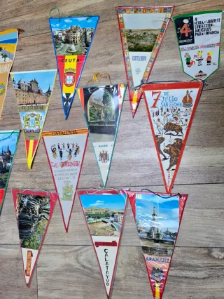 Colección 27 Banderines Antiguos España