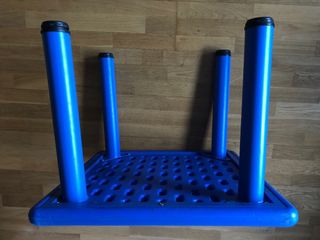 Juego de Mesa y 4 sillas infantiles de colores