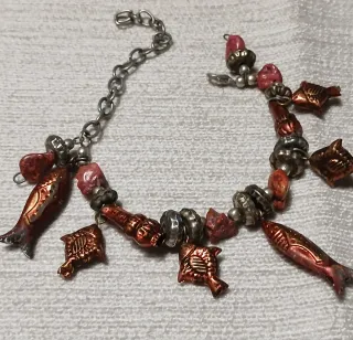 Bracciale con pesci rossi e argento
