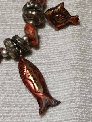 Bracciale con pesci rossi e argento