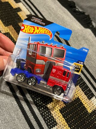 Hot Wheels Transformers Optimus Prime