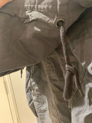 Chaqueta Levi's gris con capucha