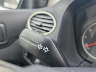 Ford Focus 1.6 ÚNICO  PROPIETARIO AÑO 2005