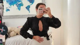 Top lentejuelas negro escote abierto