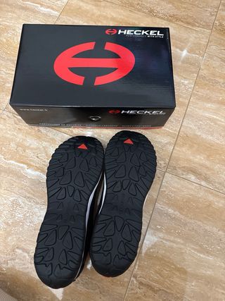 Zapatos de seguridad Heckel negros y rojos