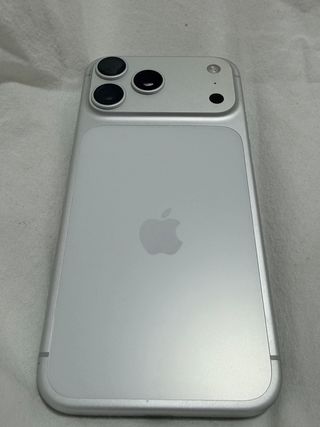 iPhone 17 Pro Max 256GB Plata Solo un mes de uso