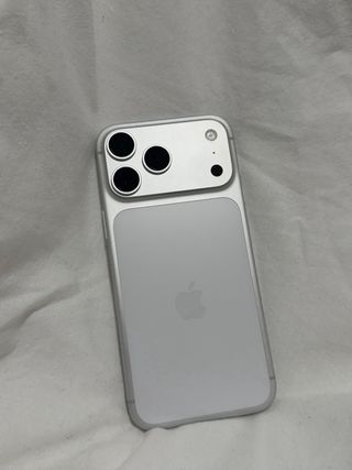 iPhone 17 Pro Max 256GB Plata Solo un mes de uso