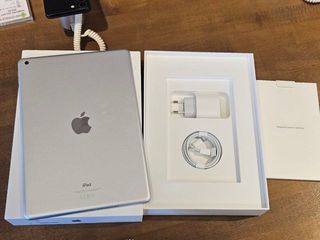 IPAD 9TH GEN 256GB WIFI PLATA 96% BATERIA