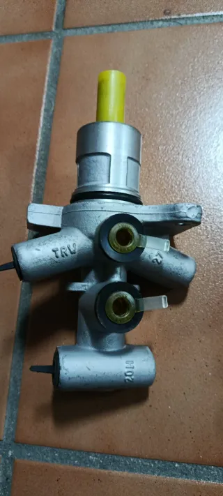 3 Cilindros Maestros Freno Nuevos