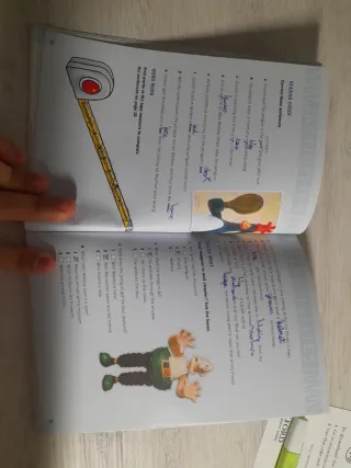 Dominoes, New Edition: Level 1: 400-Word Vocabu...