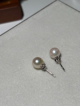 Pendientes Perlas Japonesas K18 Blanco