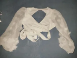 Top blanco manga abullonada