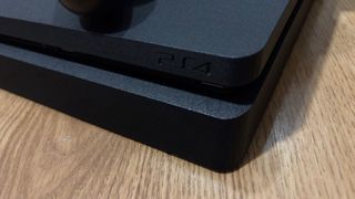 PS4 Slim 1 TB + Mando DualShoc - Muy cuidada