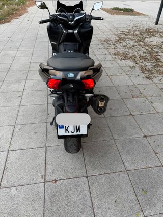 Yamaha Tmax DX Maxi-Scooter