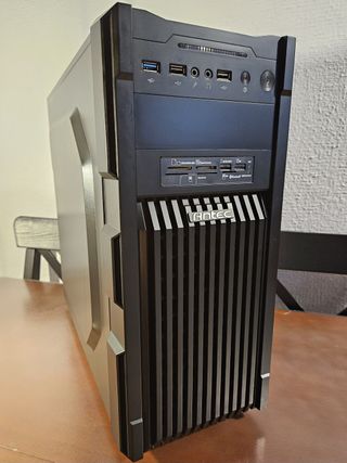 Ordenador de sobremesa gaming AMD