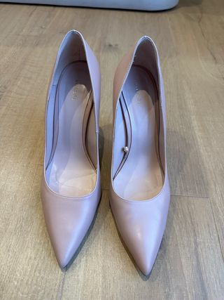 Zapatos salones de tacón de piel color nude 41