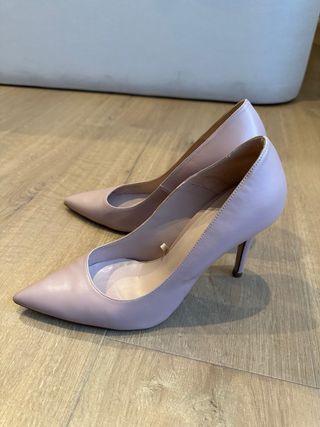 Zapatos salones de tacón de piel color nude 41