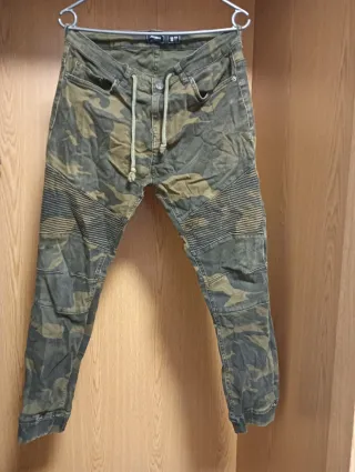 Pantalones vaqueros camuflaje