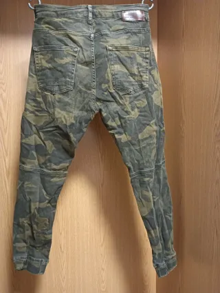 Pantalones vaqueros camuflaje