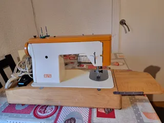 Máquina de coser Alfa vintage