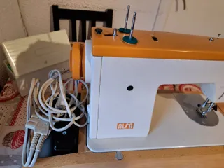 Máquina de coser Alfa vintage